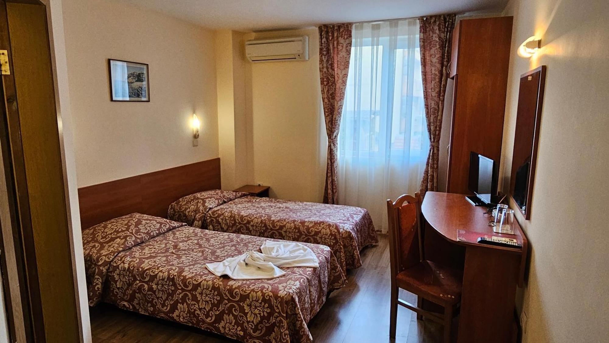 Caprice Family Hotel Warna Exterior foto